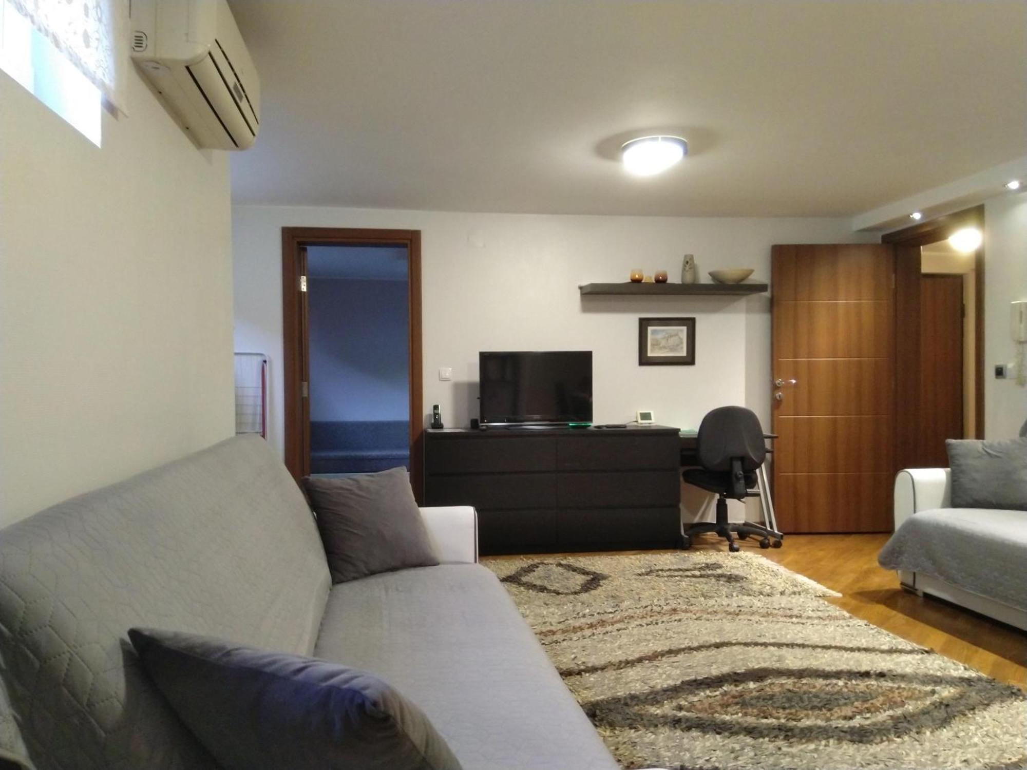 Laguna Apartment Belgrado Esterno foto